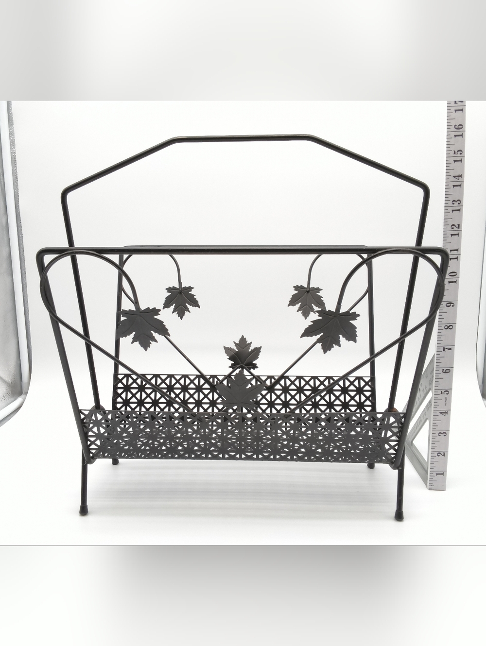 Vintage Mid-Century Modern Black Iron Maple Leaf Magazine Rack - Picture 4 of 14